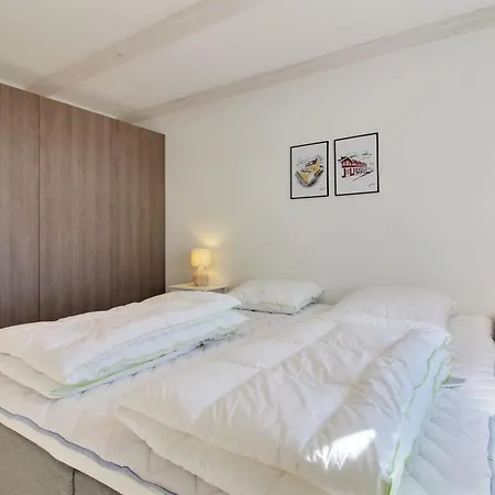 Gine - 1-5km From The Sea By Interhome *