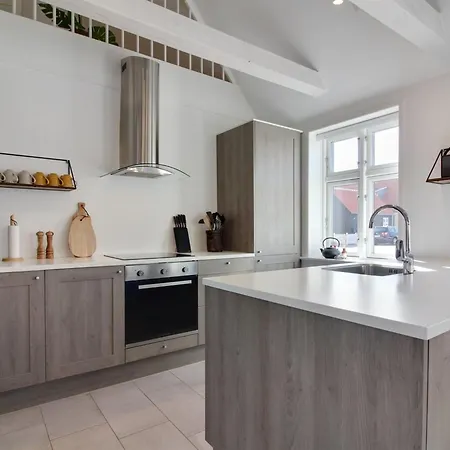 Gine - 1-5km From The Sea By Interhome